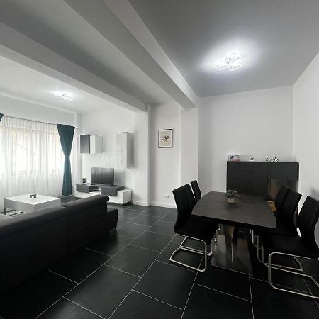 Marvellous Aparthotel With Master Apartments Сучава Экстерьер фото