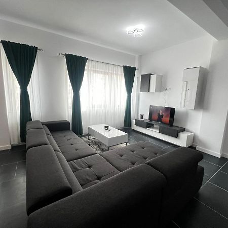 Marvellous Aparthotel With Master Apartments Сучава Экстерьер фото