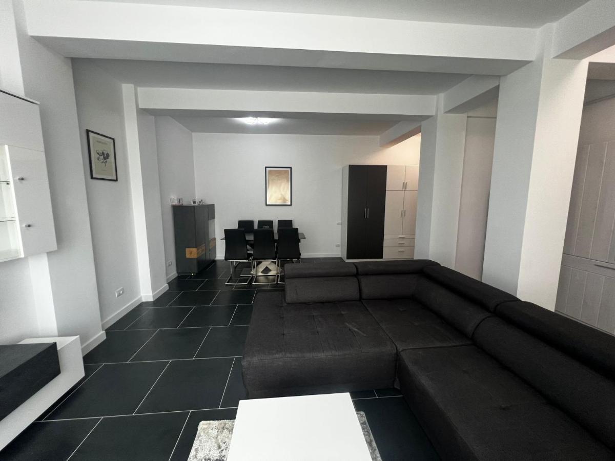 Marvellous Aparthotel With Master Apartments Сучава Экстерьер фото