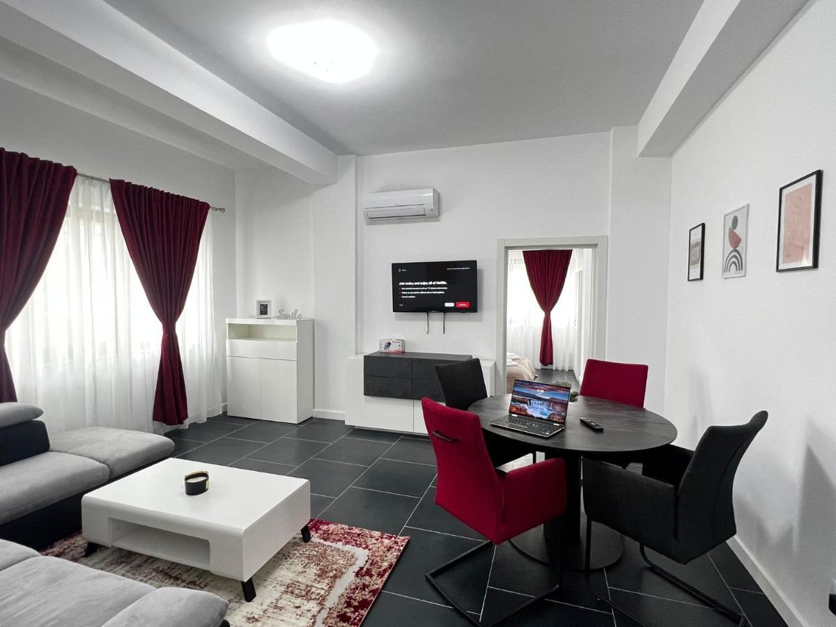Marvellous Aparthotel With Master Apartments Сучава Экстерьер фото