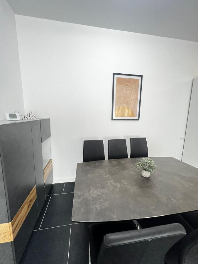 Marvellous Aparthotel With Master Apartments Сучава Экстерьер фото