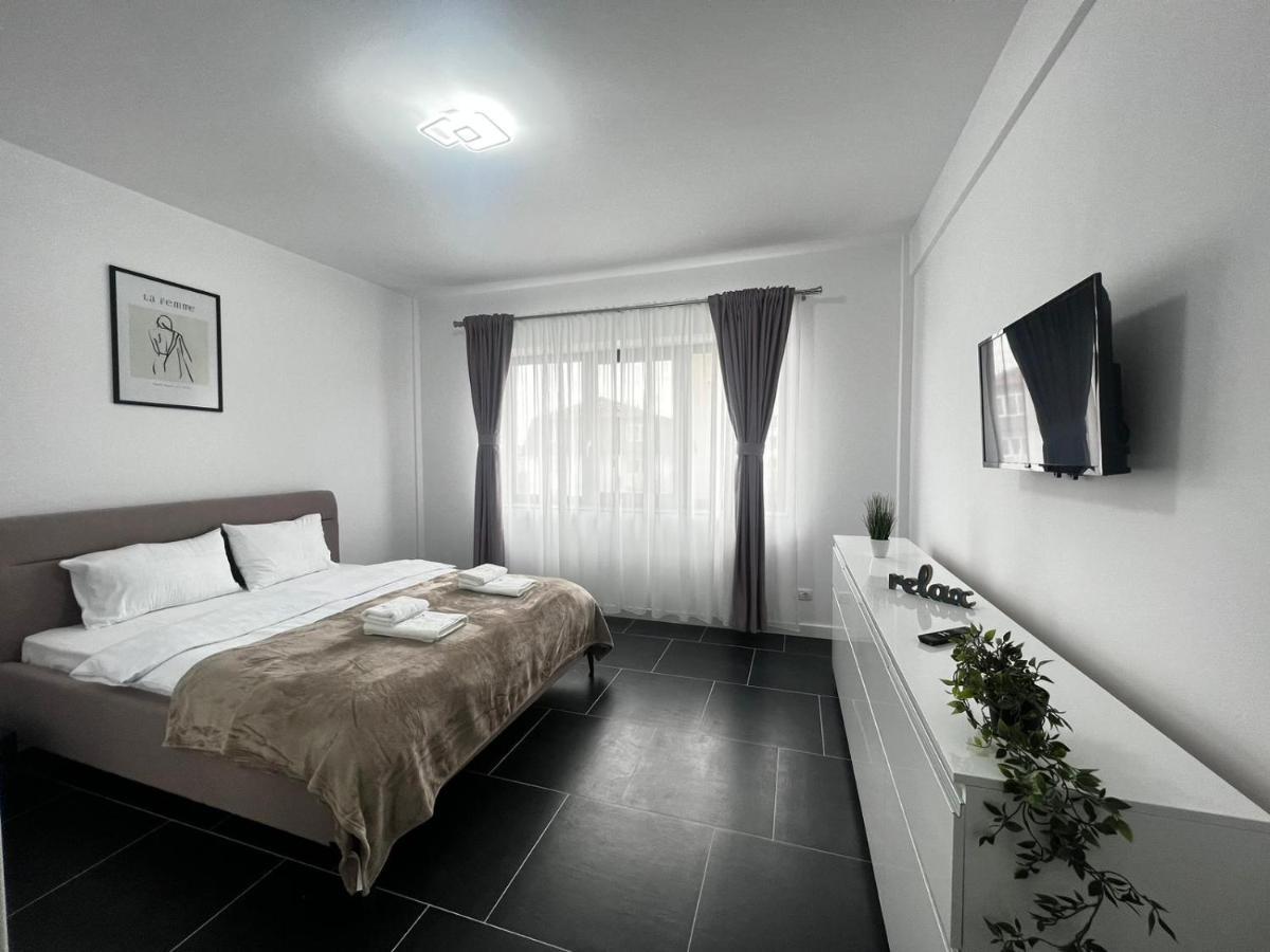 Marvellous Aparthotel With Master Apartments Сучава Экстерьер фото