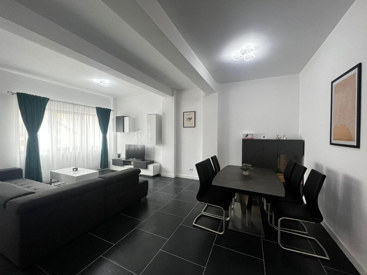 Marvellous Aparthotel With Master Apartments Сучава Экстерьер фото