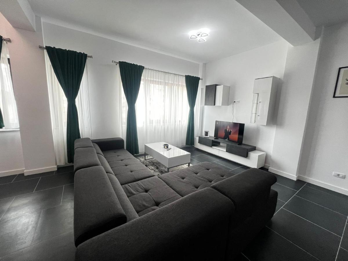 Marvellous Aparthotel With Master Apartments Сучава Экстерьер фото