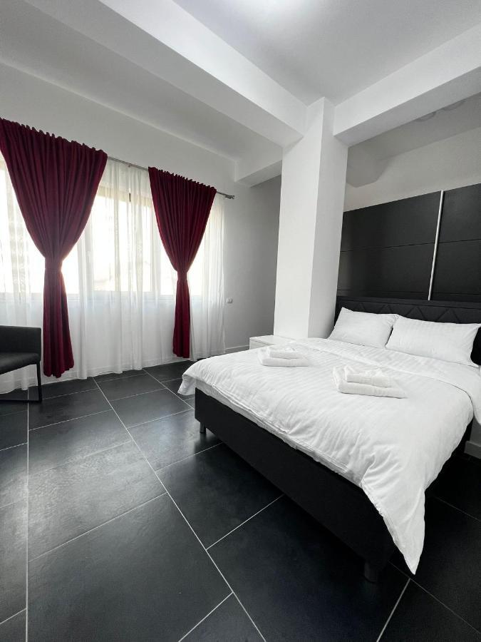 Marvellous Aparthotel With Master Apartments Сучава Экстерьер фото