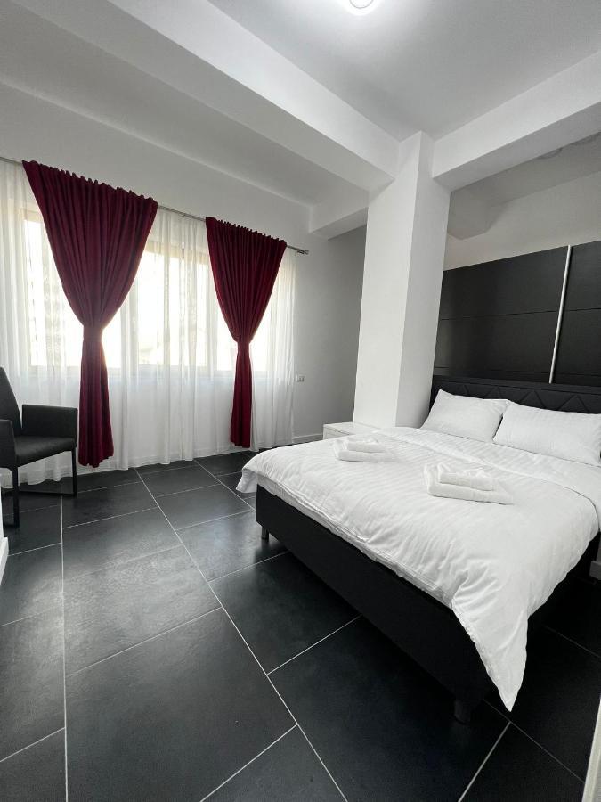 Marvellous Aparthotel With Master Apartments Сучава Экстерьер фото
