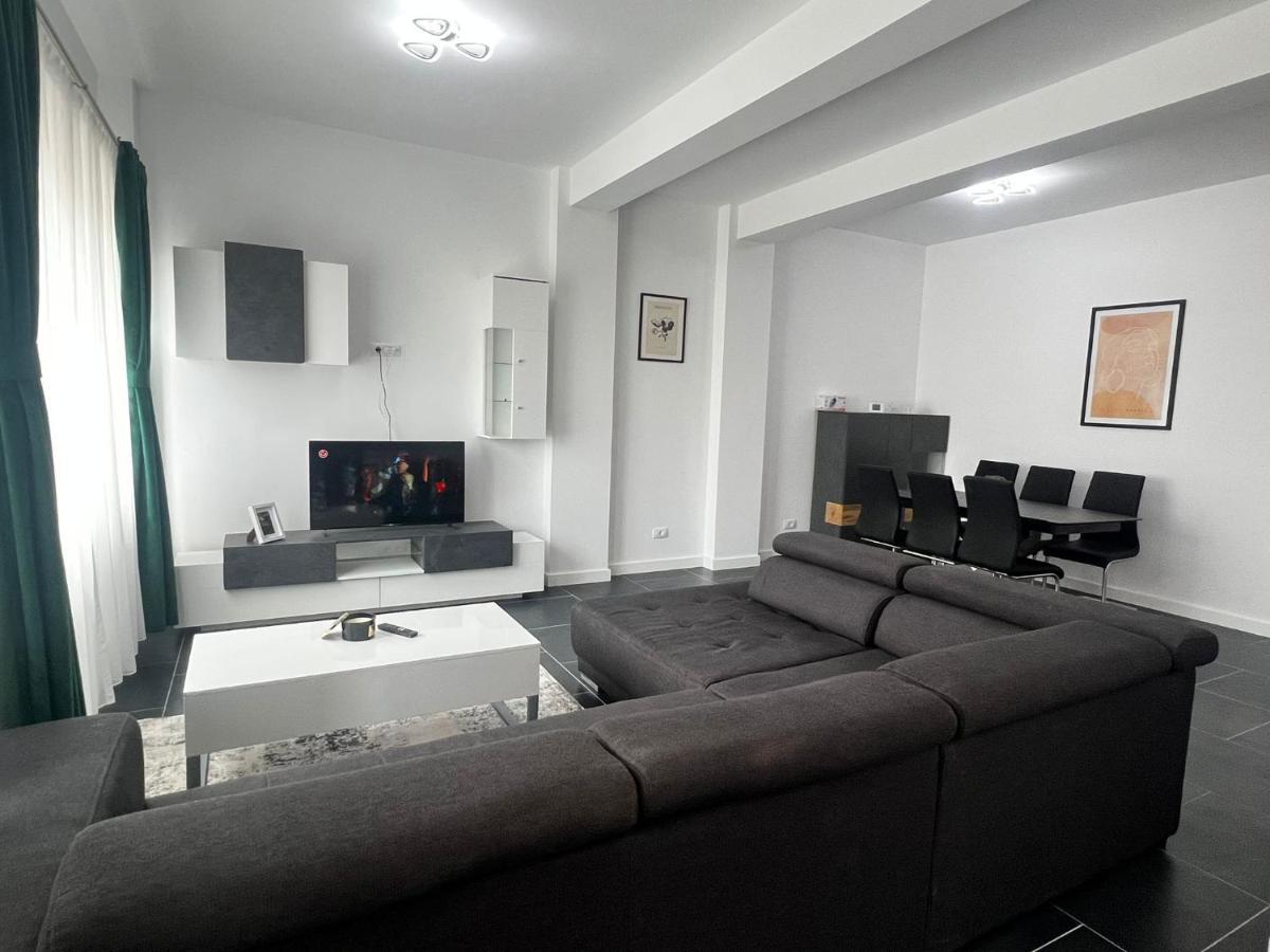 Marvellous Aparthotel With Master Apartments Сучава Экстерьер фото