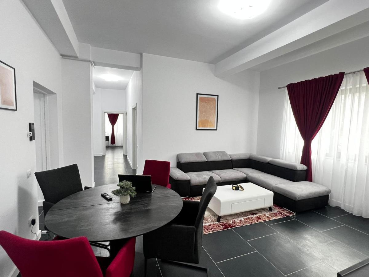 Marvellous Aparthotel With Master Apartments Сучава Экстерьер фото