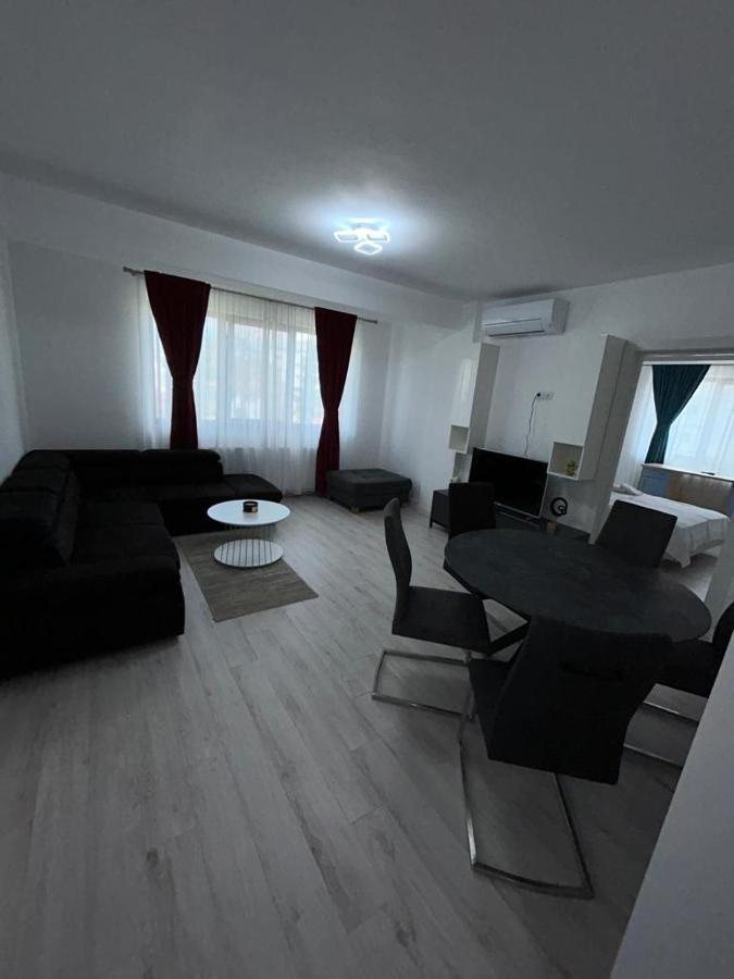 Marvellous Aparthotel With Master Apartments Сучава Экстерьер фото