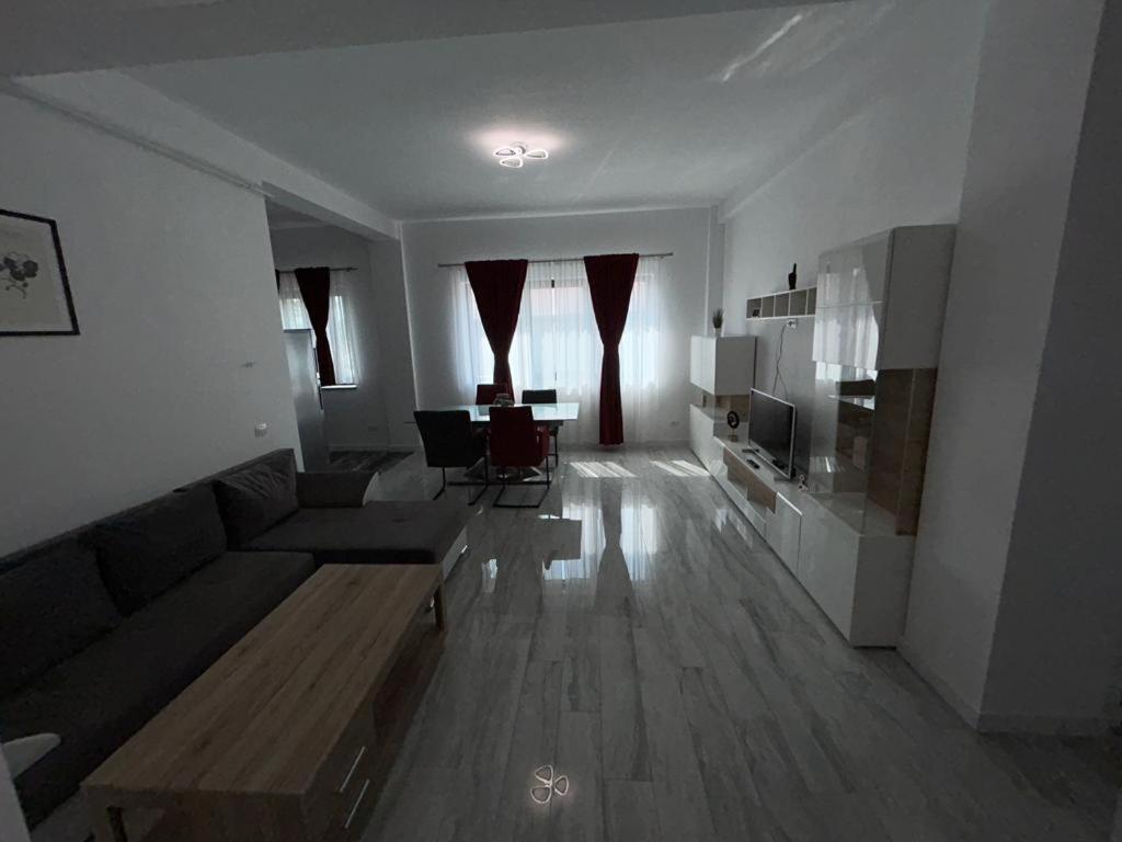 Marvellous Aparthotel With Master Apartments Сучава Экстерьер фото